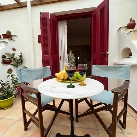 Naxos Philoxenia بيت ضيافة 3*